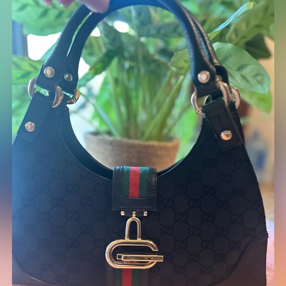 Authentic Gucci Black Designer shoulder Handbag - Picture 3 of 7